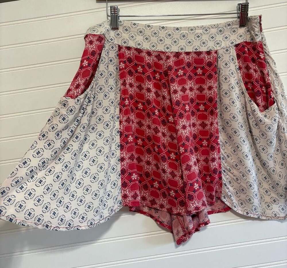 Free People Boho Mixed Print Patchwork Shorts with Pockets size 12 - Picture 4 of 5